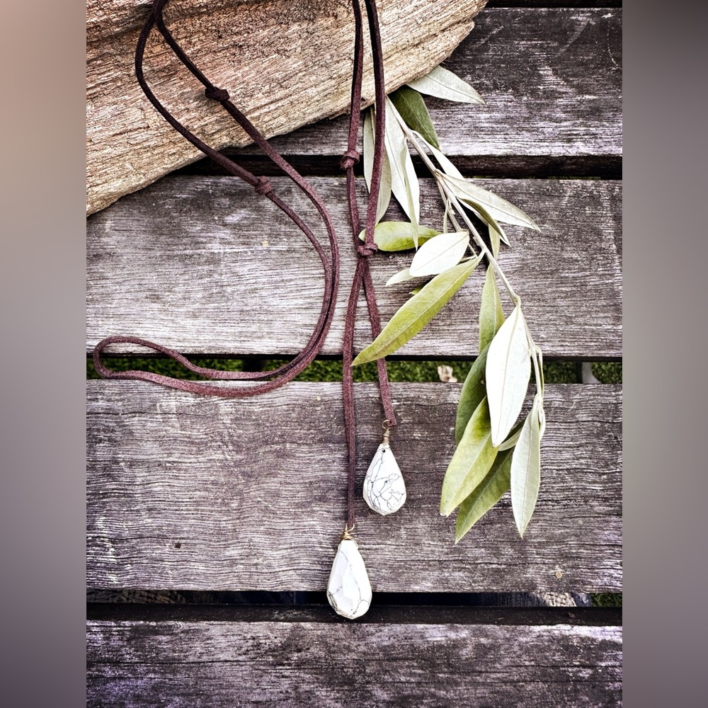 Rustic White Howlite Teardrop Lariat Necklace